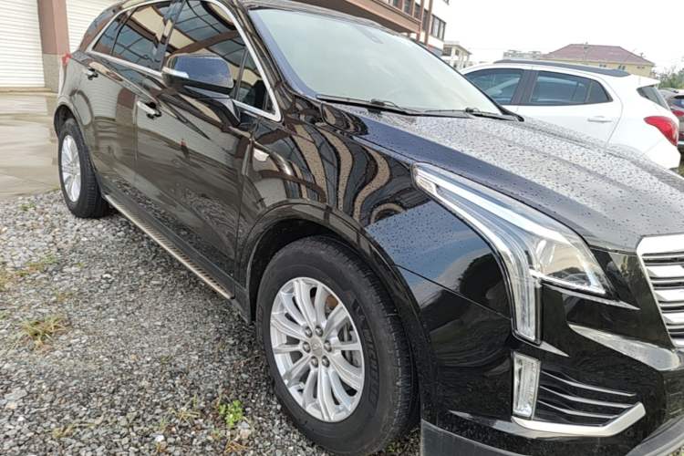 Used Cadillac XT5 2018 28E Four-Wheel Drive Tech Version Front Right 45 Deg