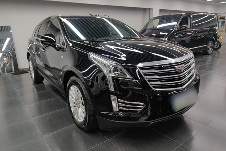 Used Cadillac XT5 2018 28E Four-Wheel Drive Tech Version Front Right 45 Deg