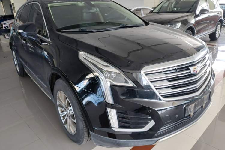 Used Cadillac XT5 2018 28T Four-Wheel Drive Luxury Model Front Right 45 Deg