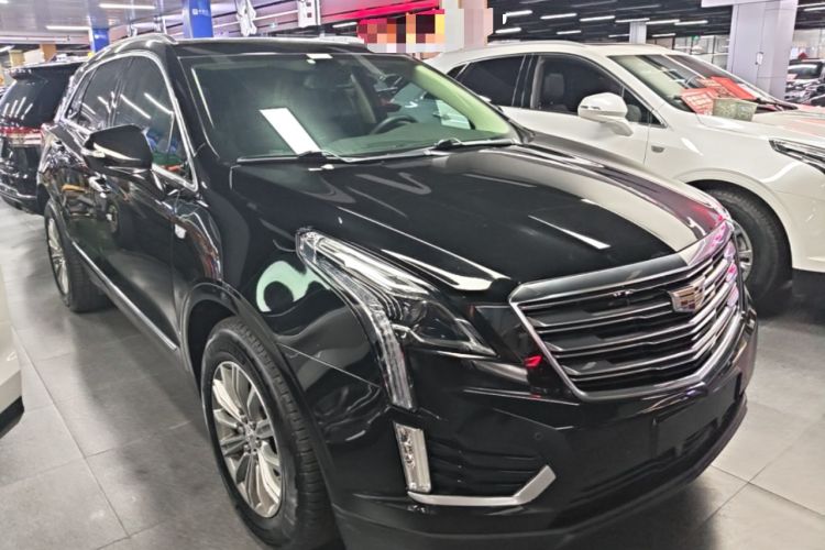Used Cadillac XT5 2018 28T Four-Wheel Drive Luxury Model Front Right 45 Deg