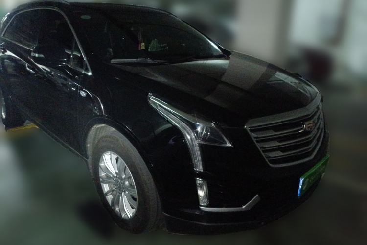 Used Cadillac XT5 2018 28E Four-Wheel Drive Tech Version Front Right 45 Deg