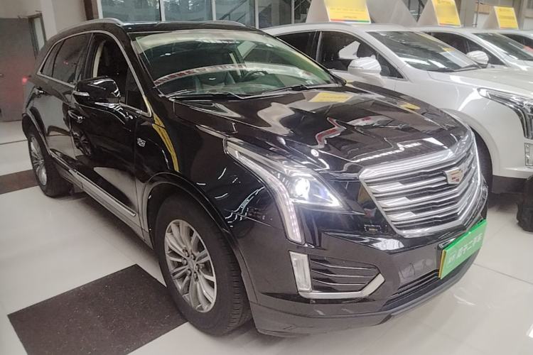 Used Cadillac XT5 2018 25T Luxury Model Front Right 45 Deg