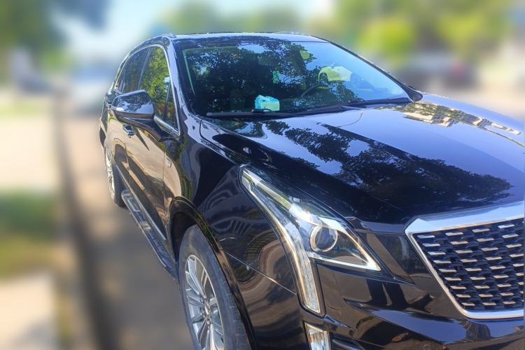 Used Cadillac XT5 2018 25T Luxury Model Front Right 45 Deg