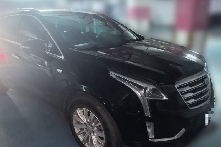 Used Cadillac XT5 2018 28E Four-Wheel Drive Tech Version Front Right 45 Deg