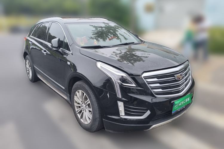 Used Cadillac XT5 2018 28T Four-Wheel Drive Luxury Model Front Right 45 Deg