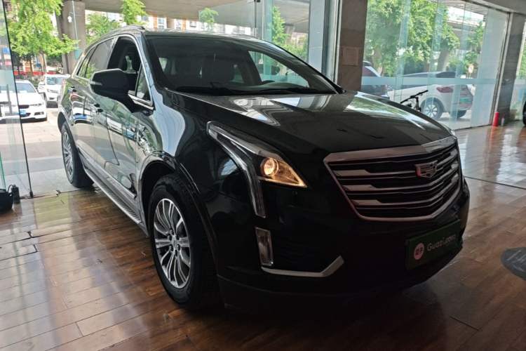 Used Cadillac XT5 2018 25T Luxury Model Front Right 45 Deg