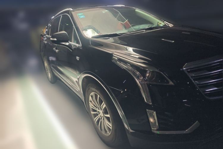 Used Cadillac XT5 2018 25T Luxury Model Front Right 45 Deg