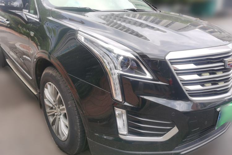 Used Cadillac XT5 2018 25T Luxury Model Front Right 45 Deg