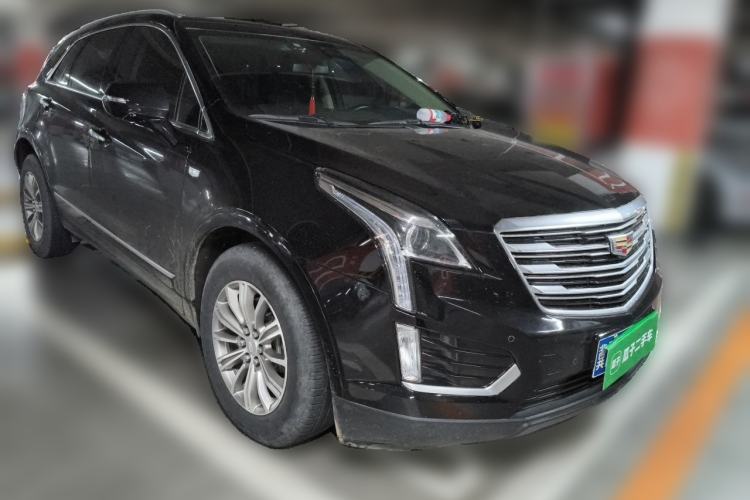 Used Cadillac XT5 2018 25T Luxury Model Front Right 45 Deg