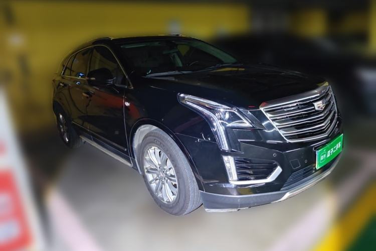 Used Cadillac XT5 2018 28T Four-Wheel Drive Luxury Model Front Right 45 Deg