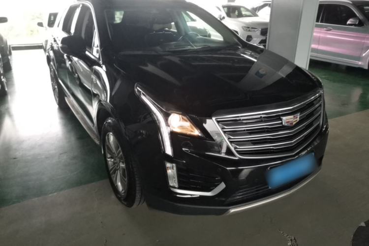 Used Cadillac XT5 2018 25T Luxury Model Front Right 45 Deg