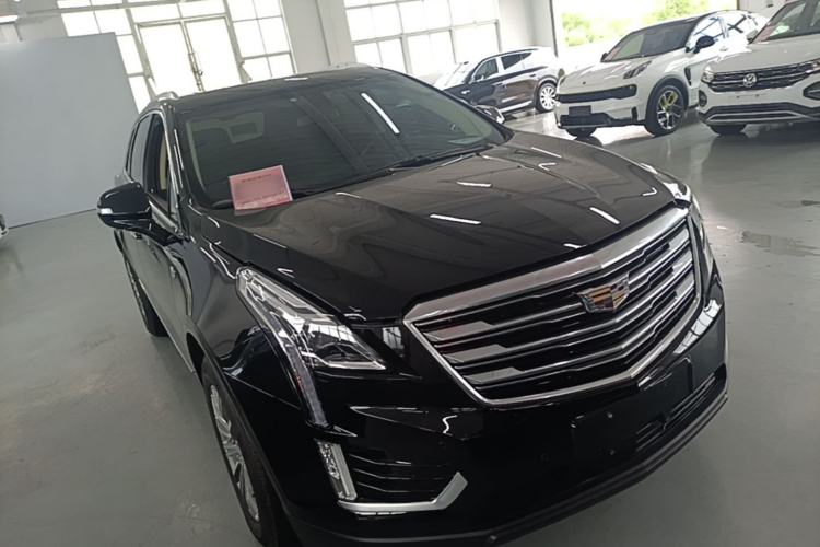 Used Cadillac XT5 2018 28T Four-Wheel Drive Luxury Model Front Right 45 Deg