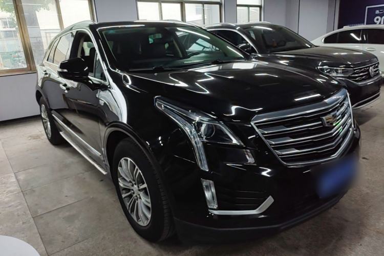 Used Cadillac XT5 2018 25T Luxury Model Front Right 45 Deg