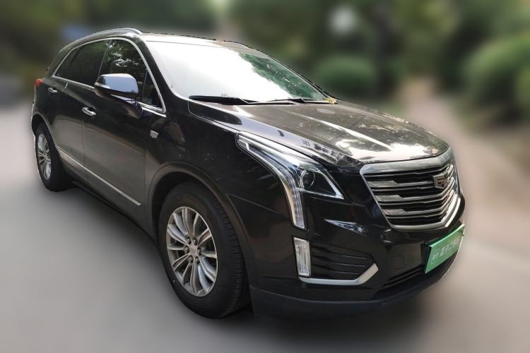 Used Cadillac XT5 2018 25T Luxury Model Front Right 45 Deg