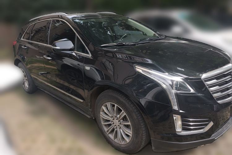 Used Cadillac XT5 2018 25T Luxury Model Front Right 45 Deg