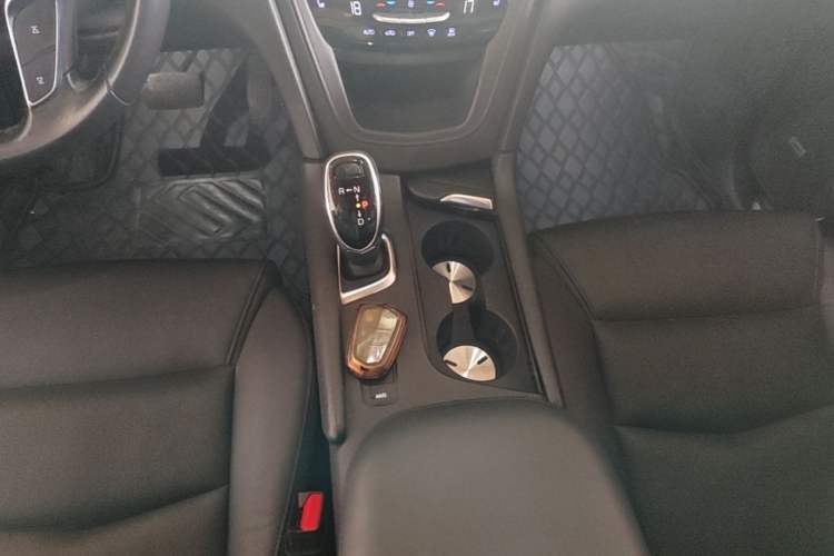 Used Cadillac XT5 2018 28T Four-Wheel Drive Luxury Model Gear Lever