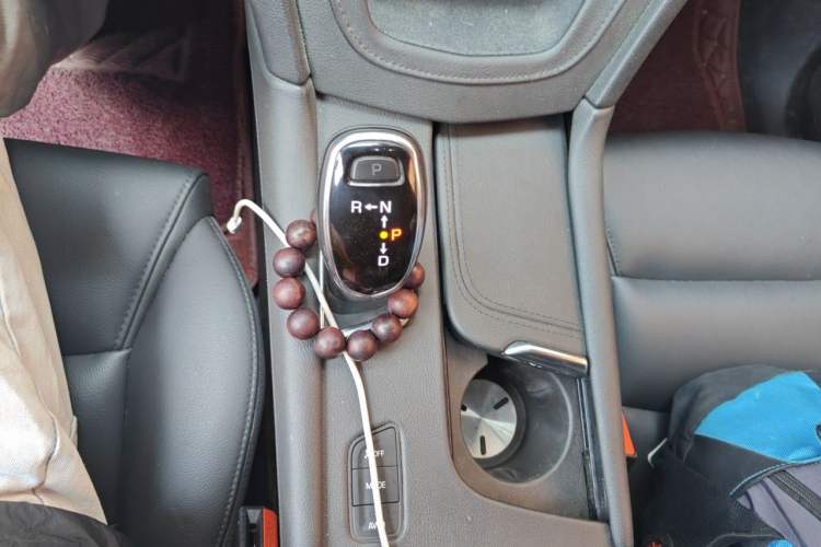 Used Cadillac XT5 2018 28E Four-Wheel Drive Tech Version Gear Lever