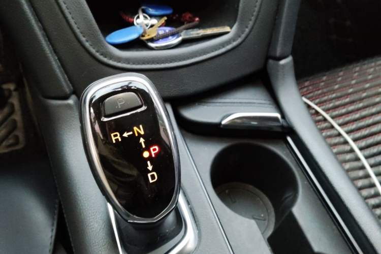 Used Cadillac XT5 2018 25T Luxury Model Gear Lever