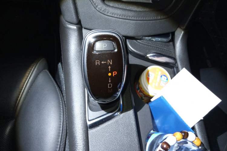 Used Cadillac XT5 2018 25T Luxury Model Gear Lever