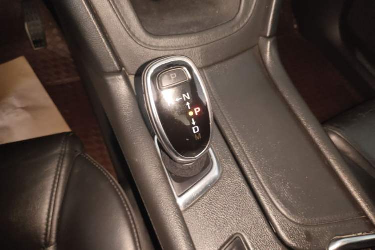 Used Cadillac XT5 2018 25T Luxury Model Gear Lever