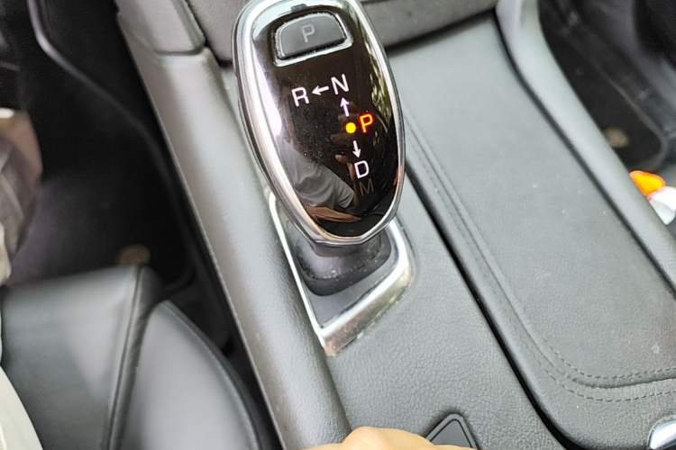 Used Cadillac XT5 2018 25T Luxury Model Gear Lever