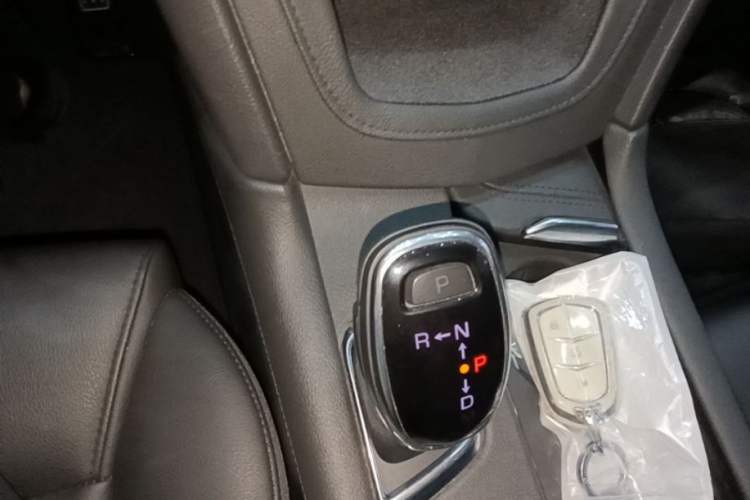 Used Cadillac XT5 2018 28E Four-Wheel Drive Tech Version Gear Lever