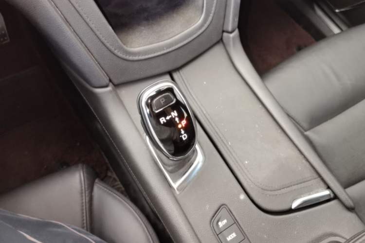 Used Cadillac XT5 2018 28E Four-Wheel Drive Leading Version Gear Lever