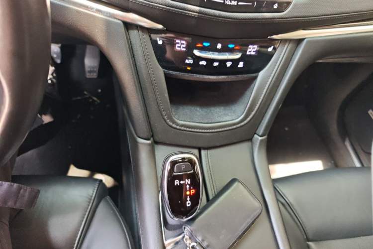 Used Cadillac XT5 2018 28T Four-Wheel Drive Luxury Model Gear Lever