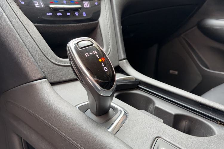 Used Cadillac XT5 2018 25T Luxury Model Gear Lever