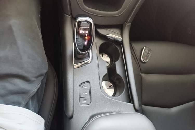 Used Cadillac XT5 2018 28E Four-Wheel Drive Leading Version Gear Lever