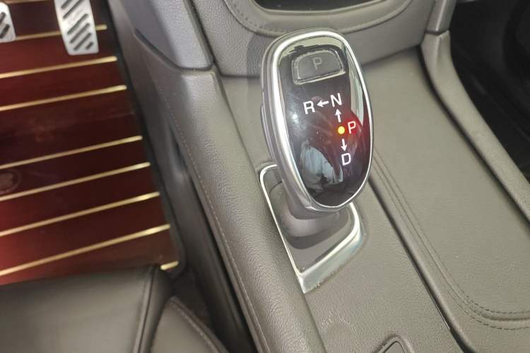 Used Cadillac XT5 2018 25T Luxury Model Gear Lever