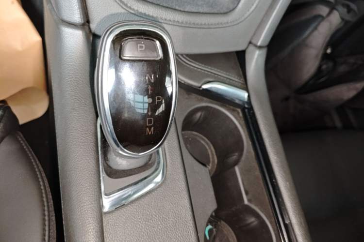 Used Cadillac XT5 2018 25T Luxury Model Gear Lever