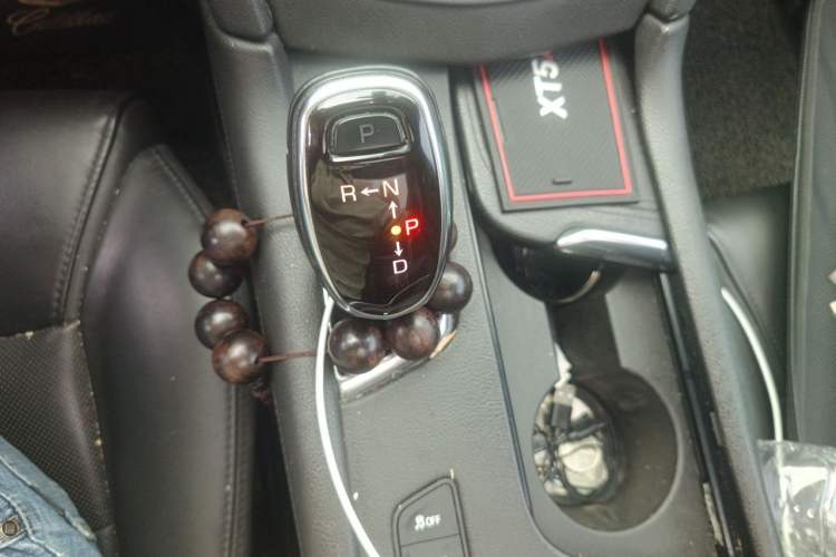 Used Cadillac XT5 2018 28T Four-Wheel Drive Luxury Model Gear Lever