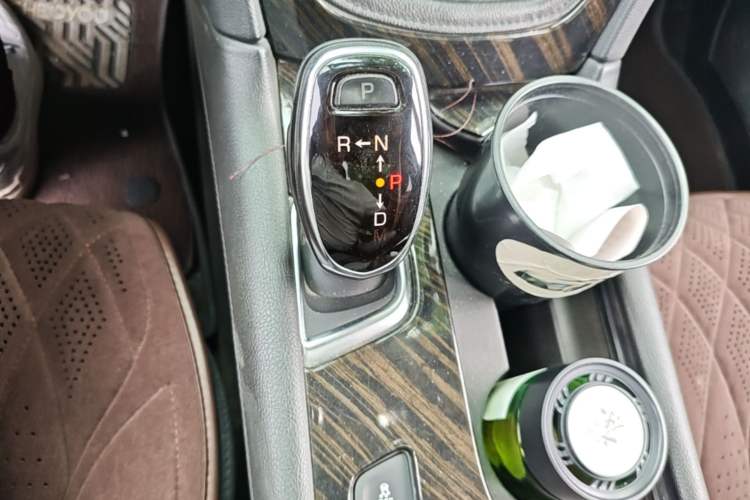 Used Cadillac XT5 2018 25T Luxury Model Gear Lever