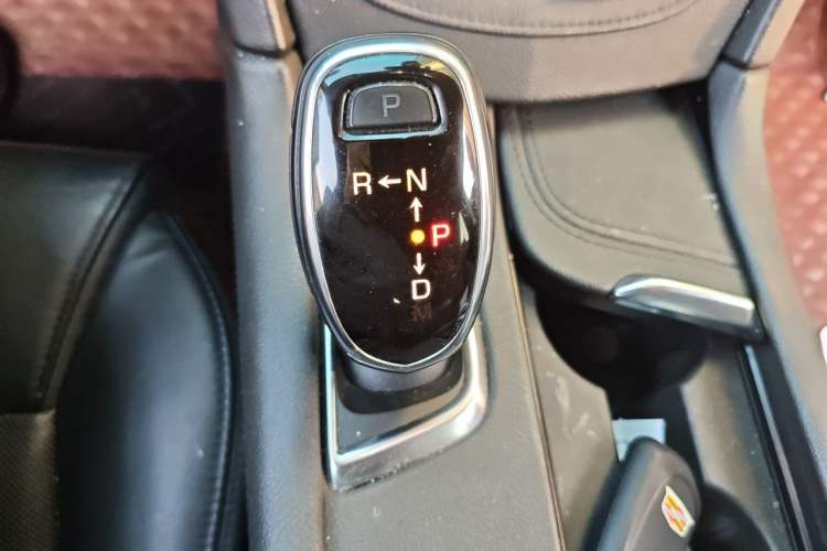 Used Cadillac XT5 2018 25T Luxury Model Gear Lever