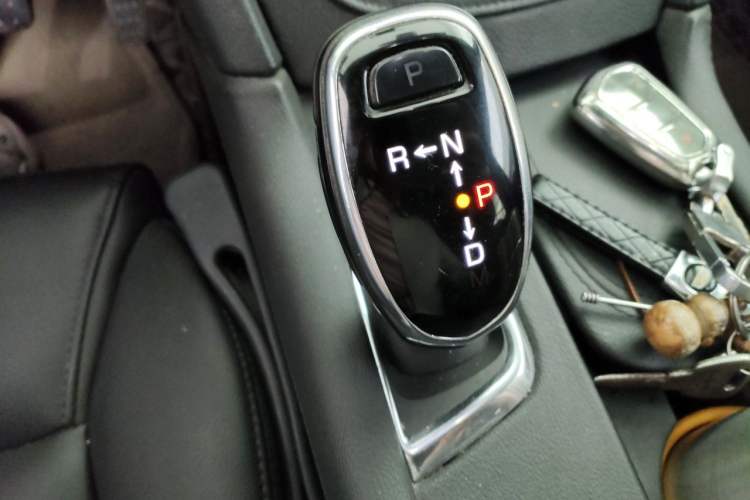 Used Cadillac XT5 2018 28E Four-Wheel Drive Tech Version Gear Lever