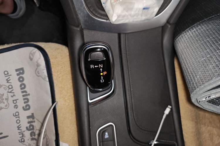 Used Cadillac XT5 2018 25T Luxury Model Gear Lever