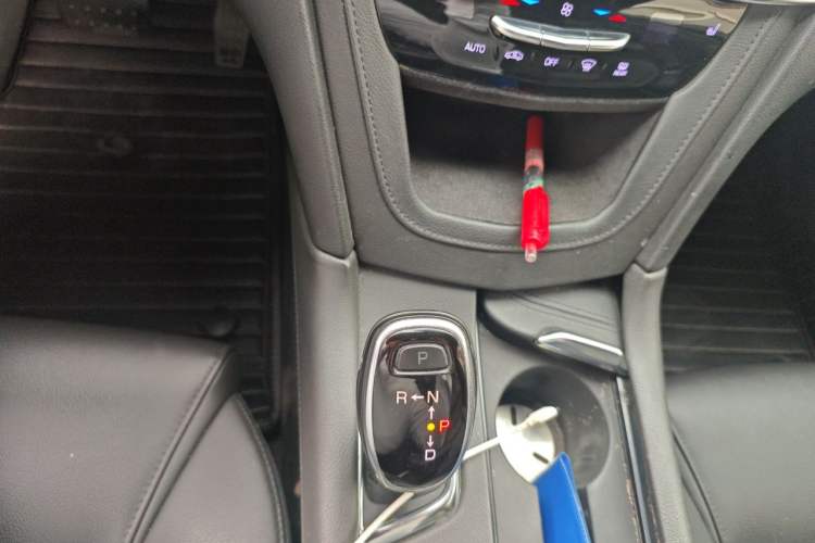 Used Cadillac XT5 2018 28E Four-Wheel Drive Leading Version Gear Lever