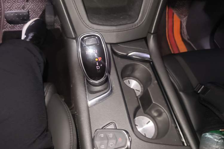 Used Cadillac XT5 2018 28T Four-Wheel Drive Luxury Model Gear Lever