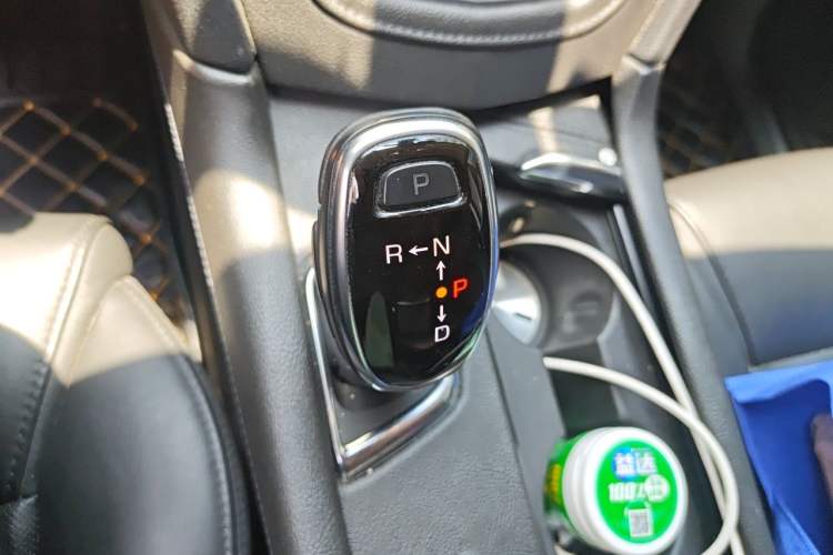 Used Cadillac XT5 2018 28T Four-Wheel Drive Luxury Model Gear Lever