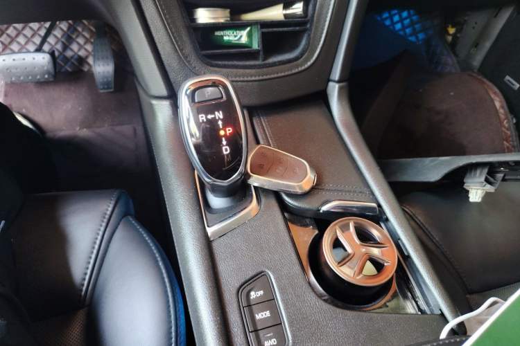 Used Cadillac XT5 2018 28T Four-Wheel Drive Luxury Model Gear Lever