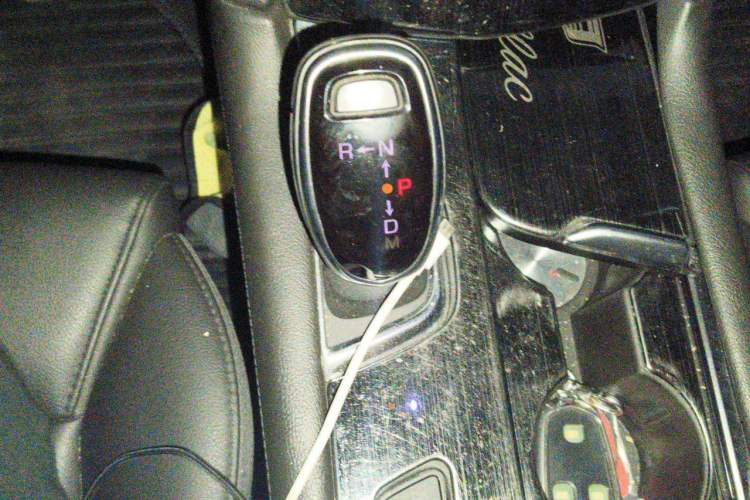 Used Cadillac XT5 2018 28E Four-Wheel Drive Tech Version Gear Lever