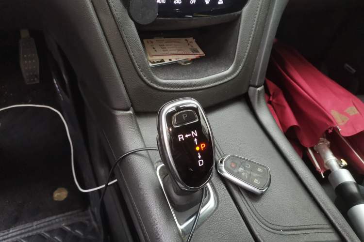 Used Cadillac XT5 2018 25T Luxury Model Gear Lever