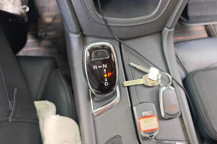 Used Cadillac XT5 2018 25T Luxury Model Gear Lever