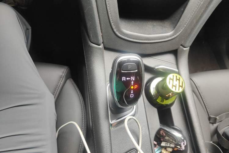 Used Cadillac XT5 2018 25T Tech Model Gear Lever