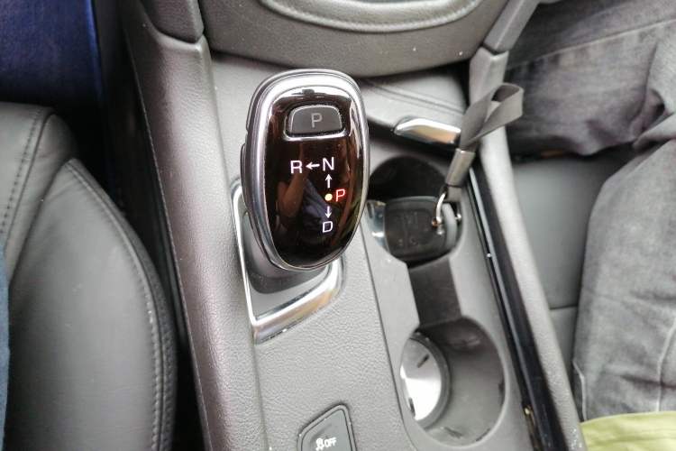 Used Cadillac XT5 2018 28T Four-Wheel Drive Luxury Model Gear Lever