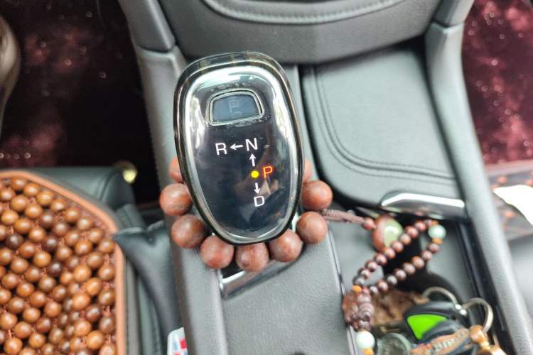 Used Cadillac XT5 2018 28T Four-Wheel Drive Luxury Model Gear Lever