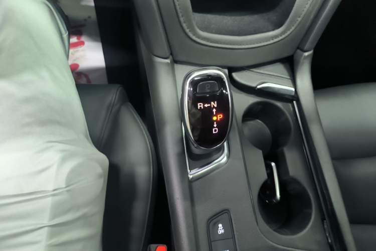 Used Cadillac XT5 2018 25T Luxury Model Gear Lever