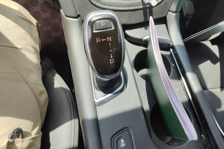 Used Cadillac XT5 2018 25T Luxury Model Gear Lever