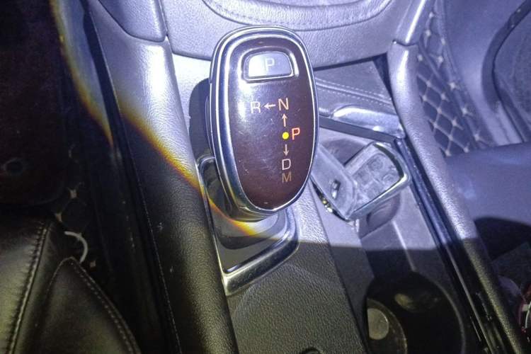 Used Cadillac XT5 2018 25T Luxury Model Gear Lever